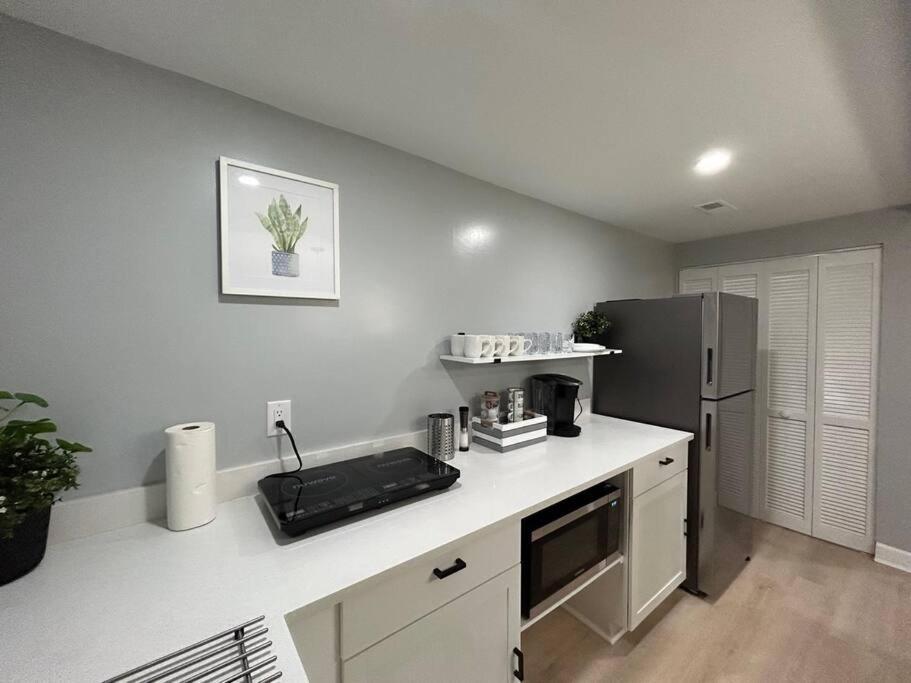 Comfy Lower Lvl Apt With Jetted Tub Near Uptown And Unc Charlotte Exterior photo