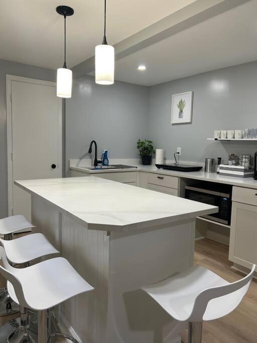 Comfy Lower Lvl Apt With Jetted Tub Near Uptown And Unc Charlotte Exterior photo