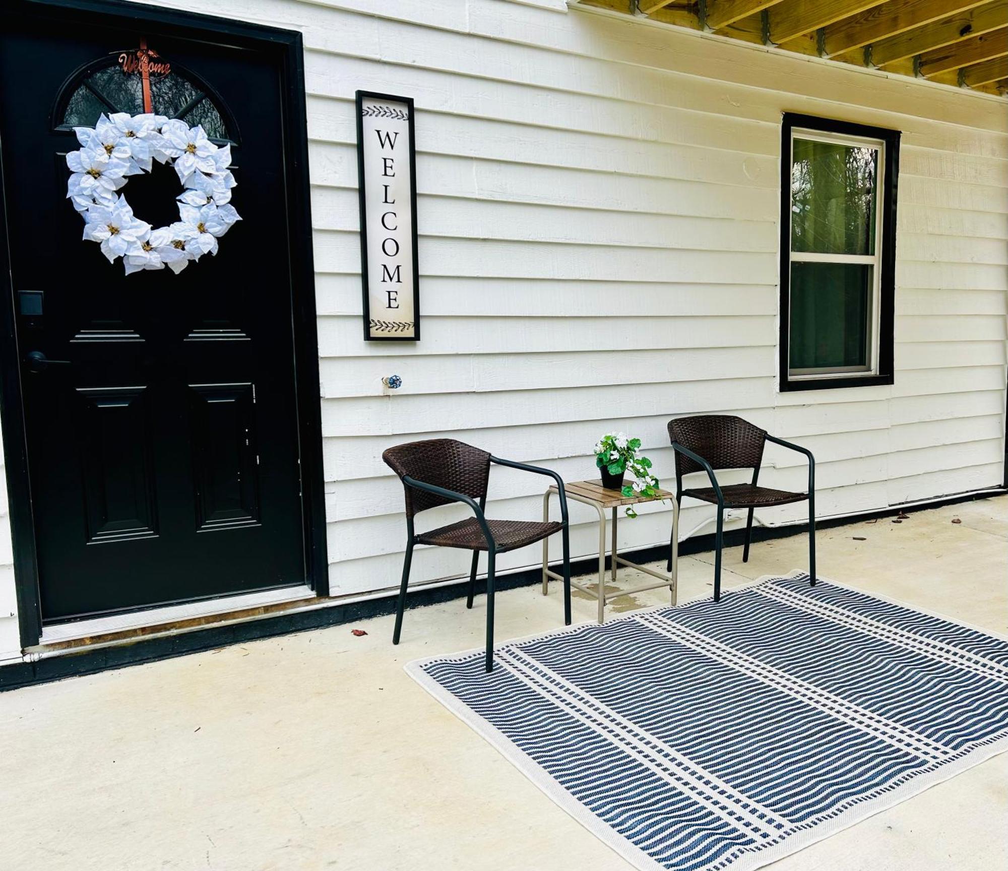 Comfy Lower Lvl Apt With Jetted Tub Near Uptown And Unc Charlotte Exterior photo