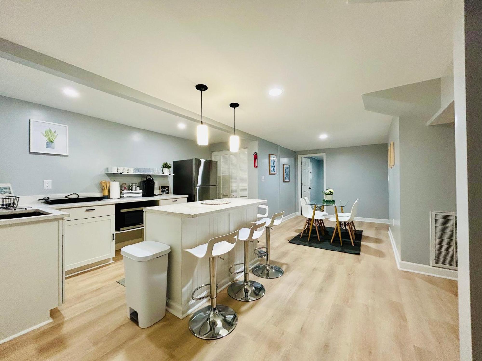 Comfy Lower Lvl Apt With Jetted Tub Near Uptown And Unc Charlotte Exterior photo