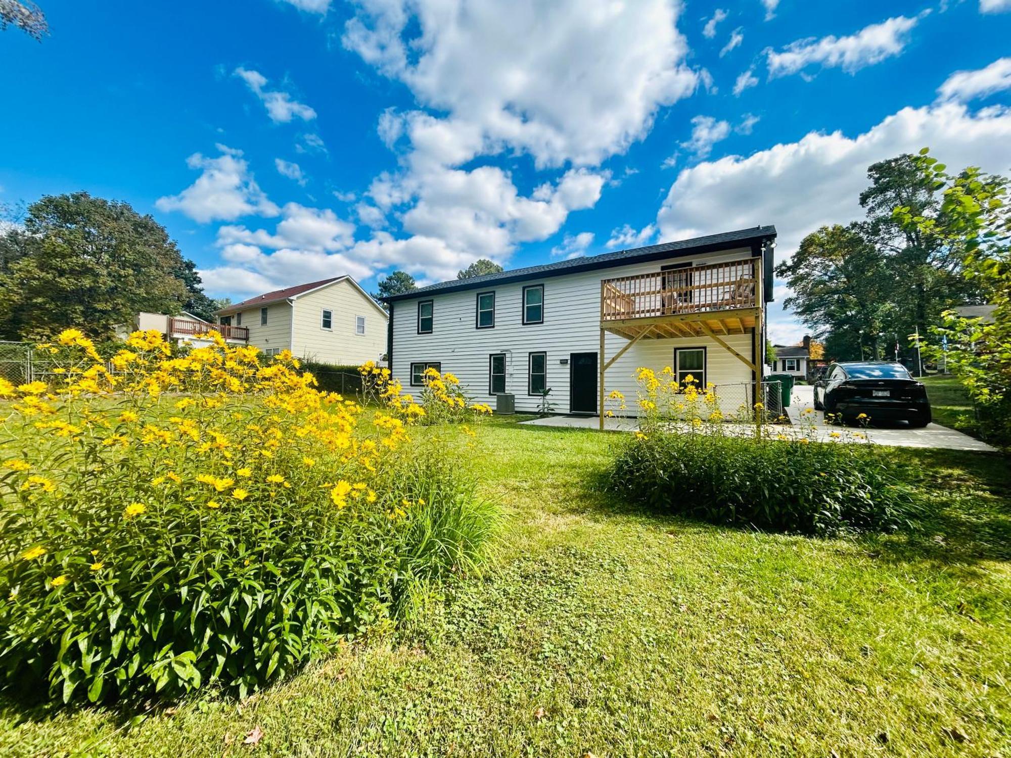 Comfy Lower Lvl Apt With Jetted Tub Near Uptown And Unc Charlotte Exterior photo