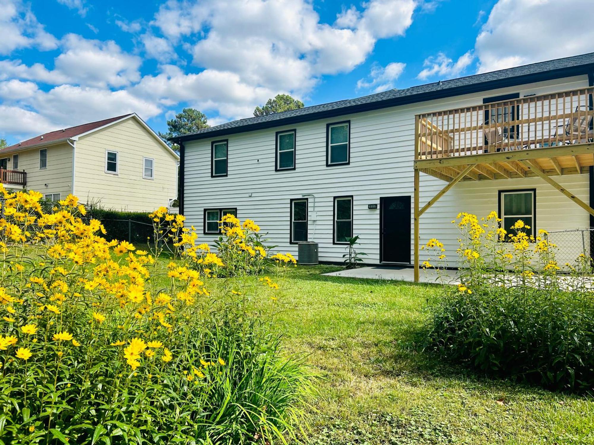 Comfy Lower Lvl Apt With Jetted Tub Near Uptown And Unc Charlotte Exterior photo