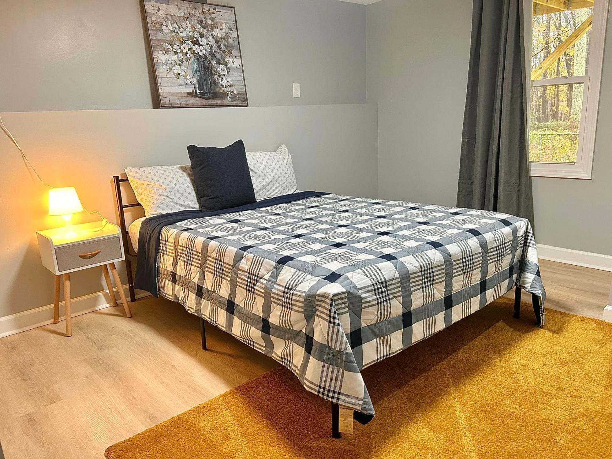 Comfy Lower Lvl Apt With Jetted Tub Near Uptown And Unc Charlotte Exterior photo